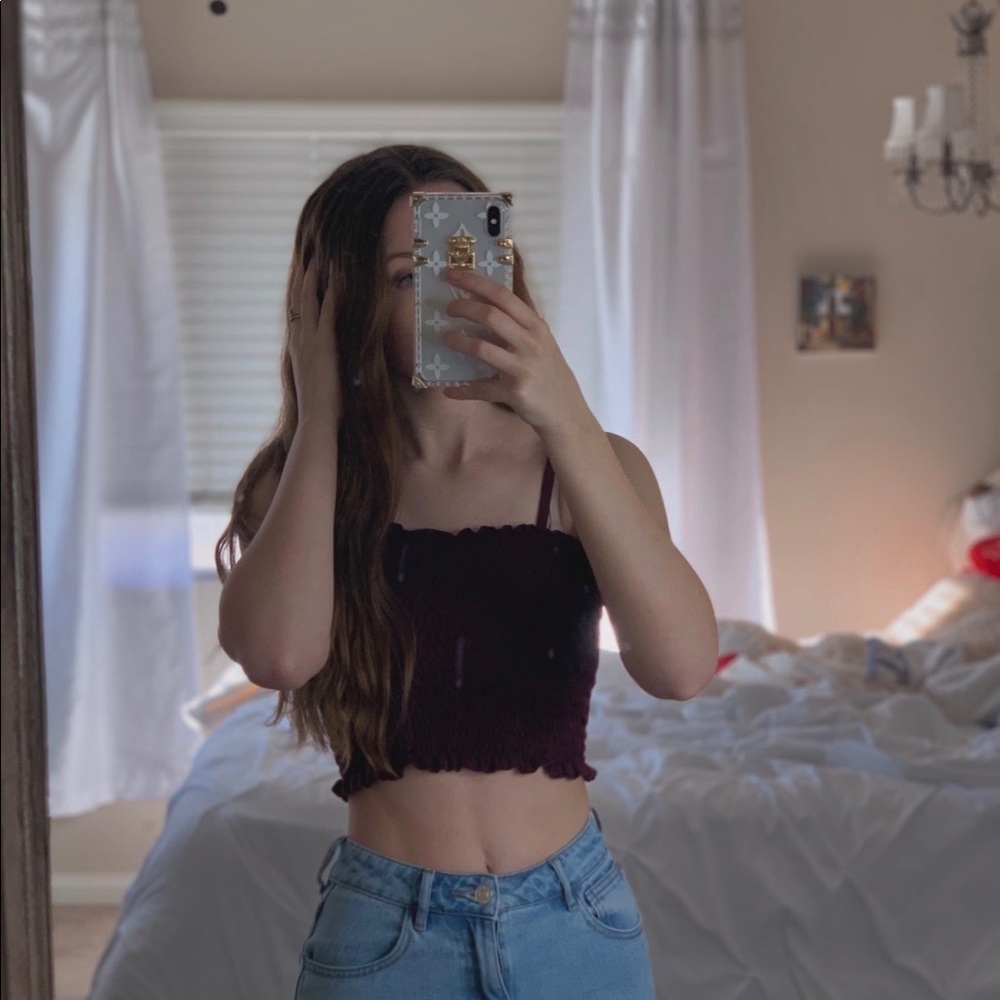 Burgundy tank top 🤍
